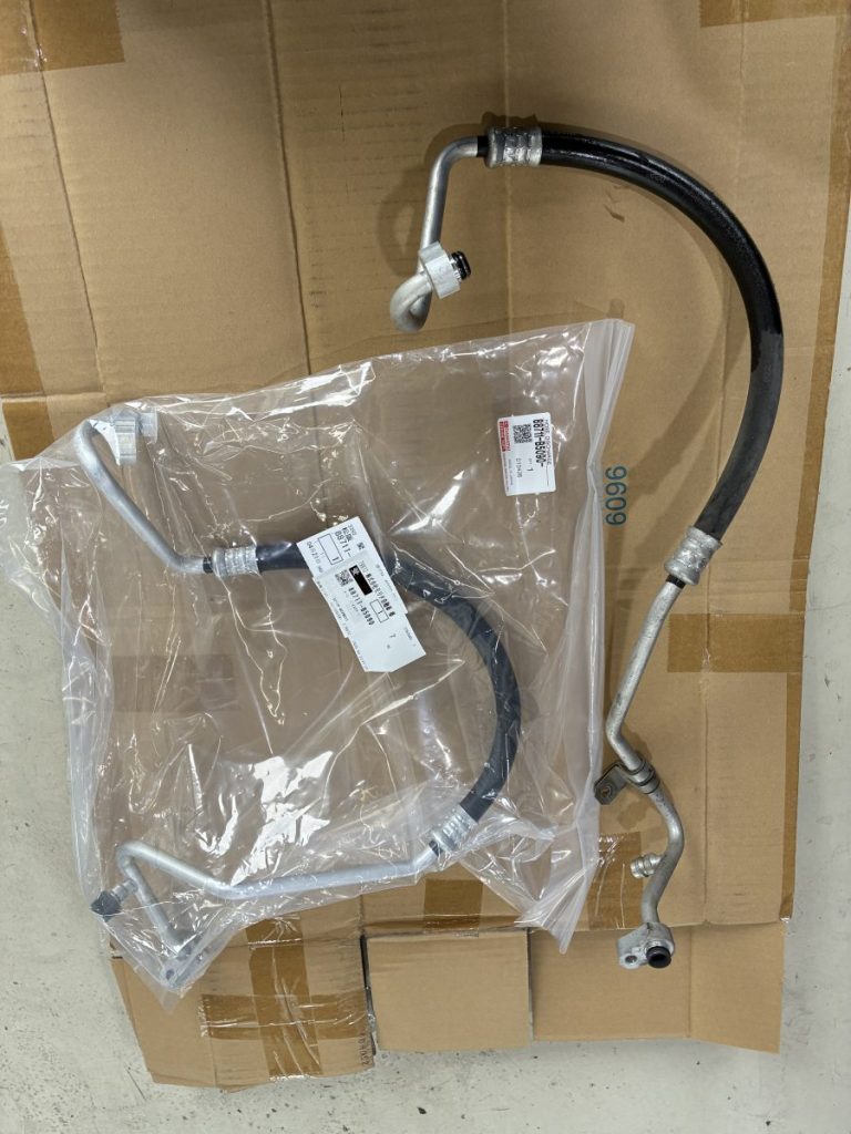 交換前後のダイハツハイゼット用エアコンパイプ（ホース）