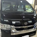 名阪国道での飛び石被害で緊急入庫したトヨタ ハイエース