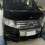 名阪国道での飛び石被害でGW中に緊急入庫したホンダ ステップワゴン